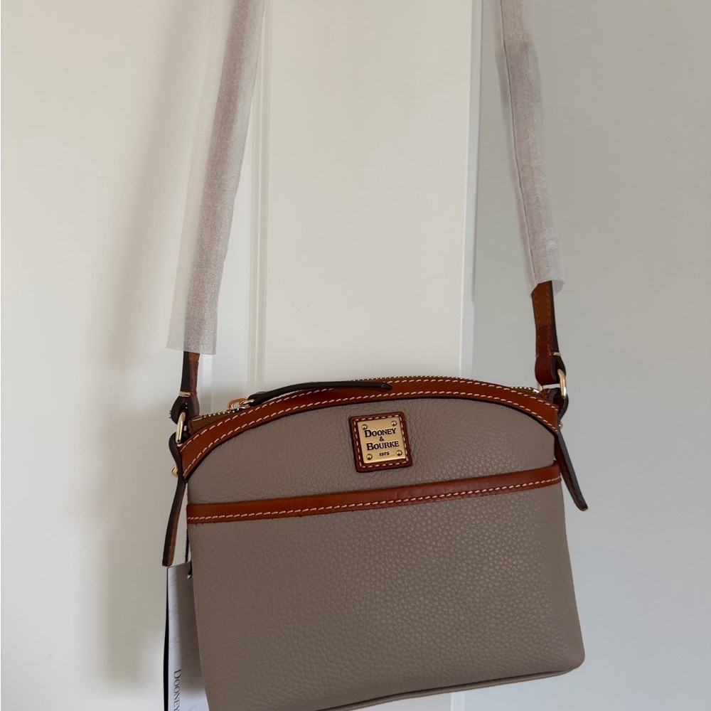 NWT Dooney & Bourke Taupe Grey Pebble Grain Leather Crossbody